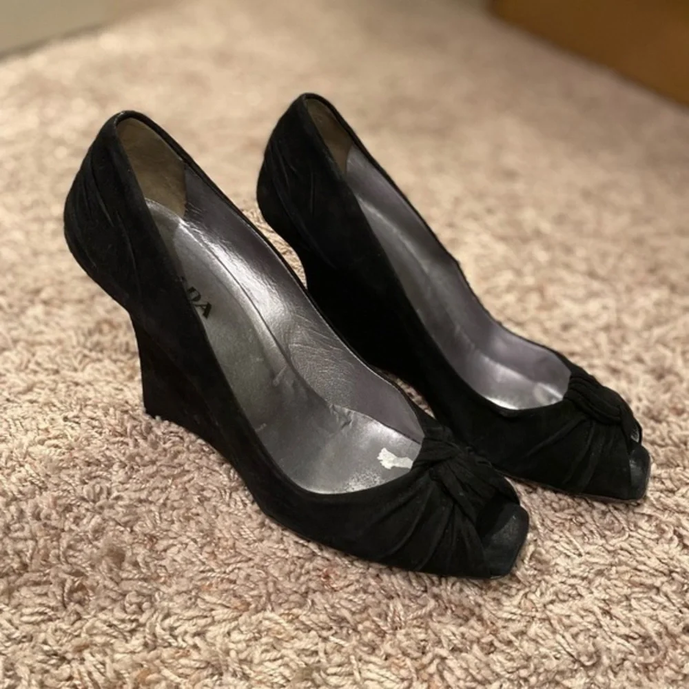 PRADA Suede Wedge Heel Pumps Black Y2K 90’s